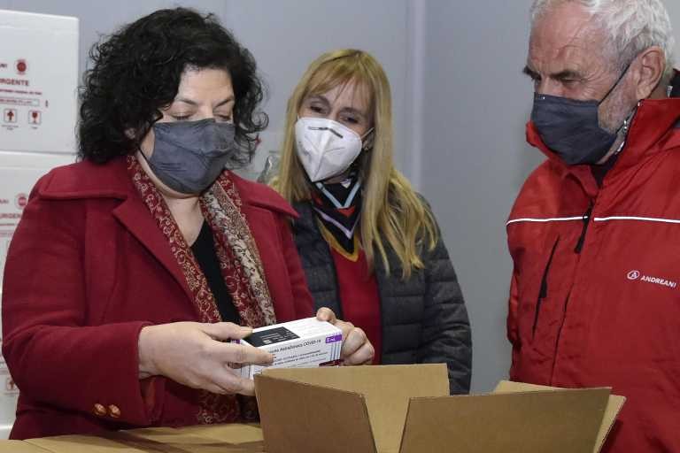 El Gobierno acordó la compra de 24 millones de dosis de la vacuna Sinopharm | Información General