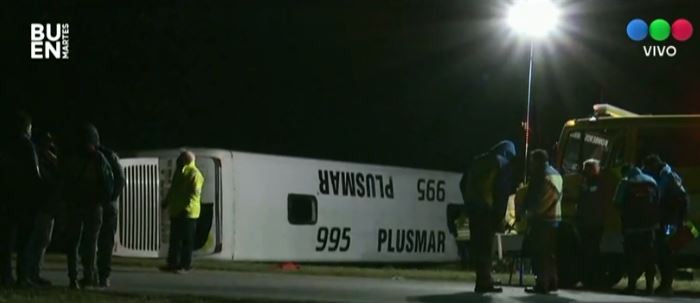 Volcó un micro en Ruta 2: dos fallecidos y al menos 20 heridos | Información General