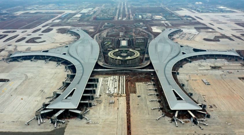 China inauguró un nuevo aeropuerto gigante de aspecto futurista | Tecnología
