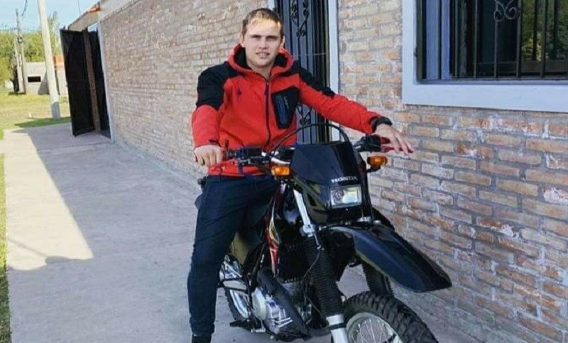 Investigan la aparición de un motociclista muerto en un camino rural | Rosario y la región