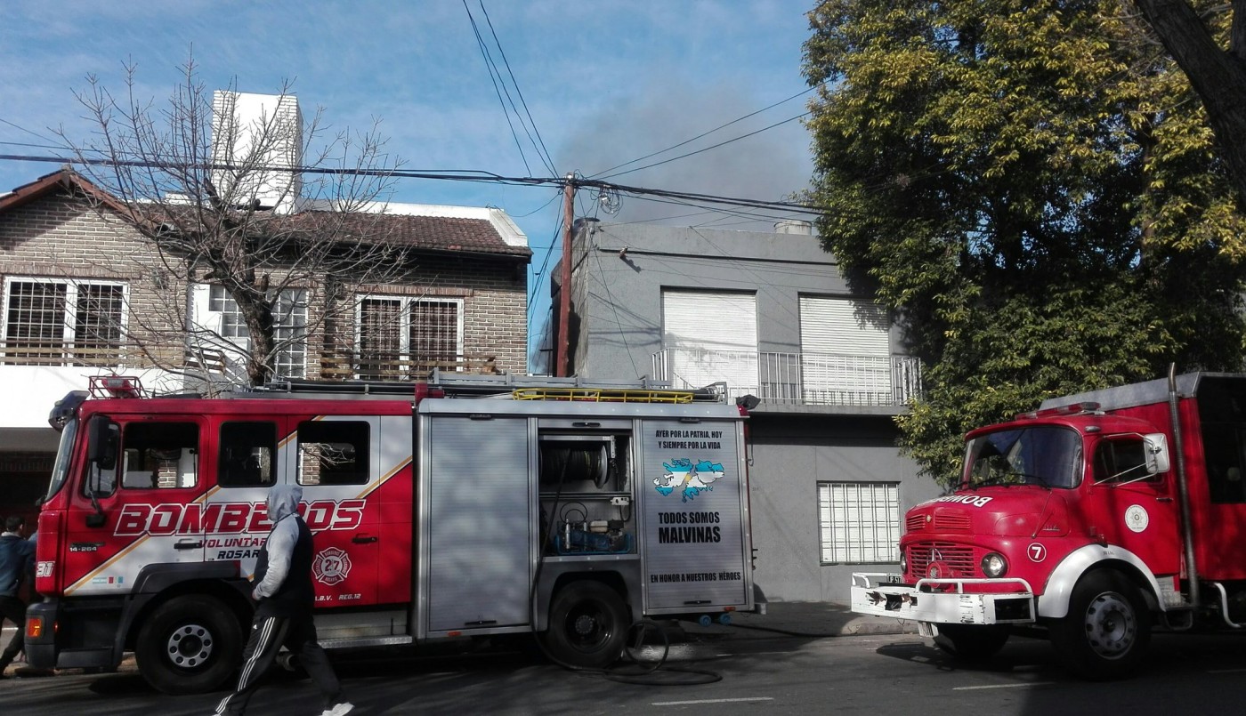 Incendio en barrio Refinería por la explosión de una estufa | Rosario y la región