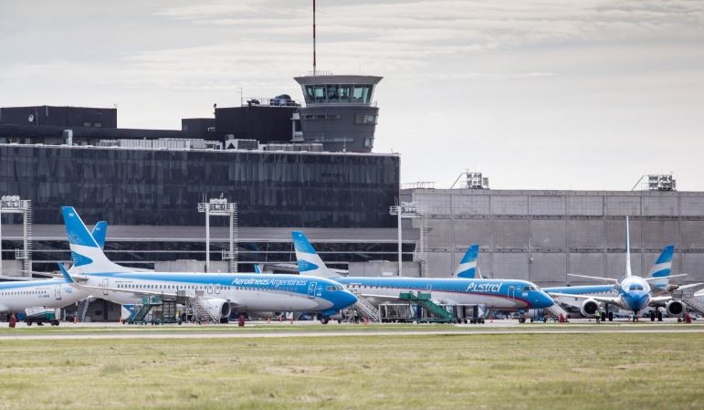 Un paro nacional afecta los vuelos de pasajeros | Información General