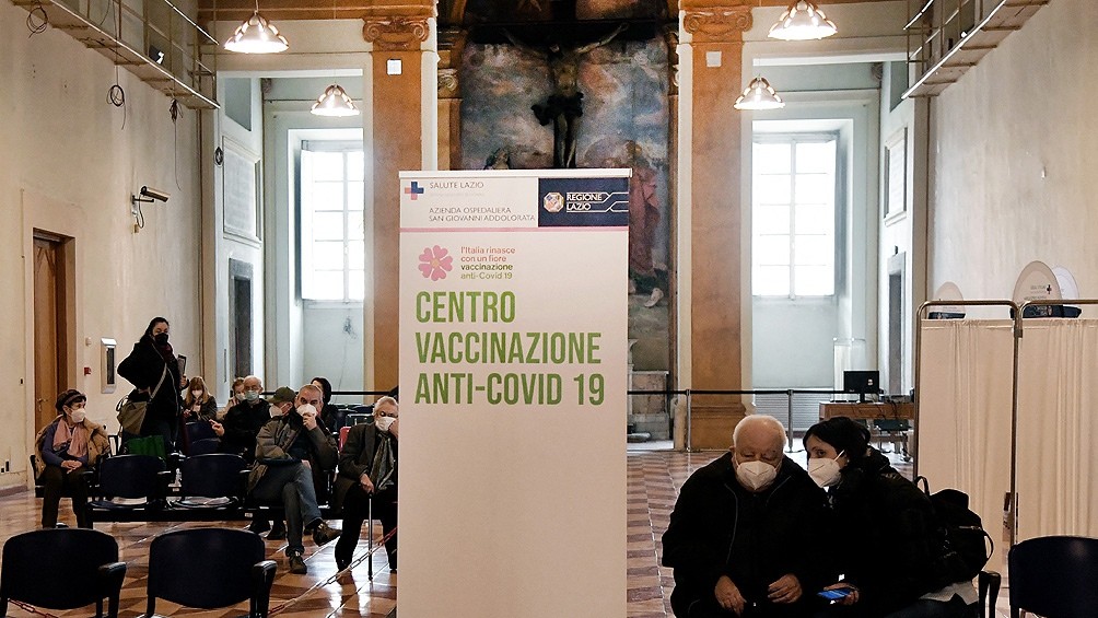 Italia prepara el "pase verde" obligatorio para entrar a conciertos, estadios y trenes | Internacionales