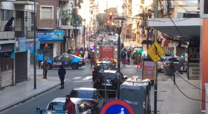 Tragedia en Balvanera: una mujer y sus dos hijos murieron al caer de un noveno piso | Información General