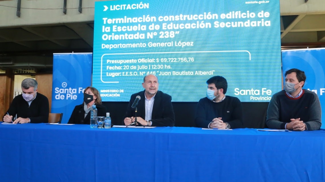 "Volveremos a las aulas después de las vacaciones en toda la provincia y en todos los niveles" | Rosario y la región