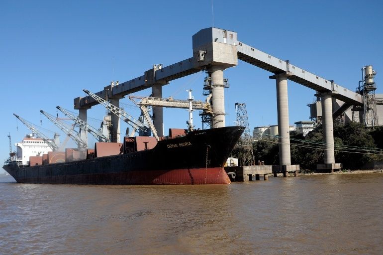 Los puertos cerealeros de la región paralizados por una huelga de la Uocra | Rosario y la región