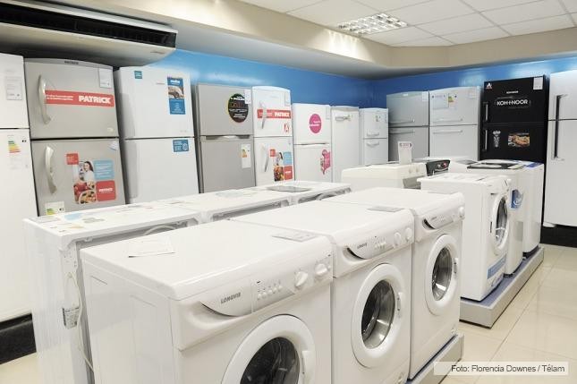 Oficializaron la prórroga del "Ahora 12", con posibilidad de pagar en 30 cuotas | Información General