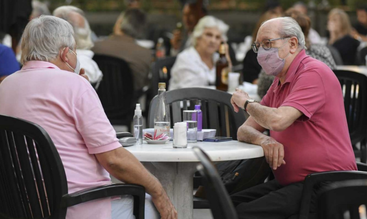 Advierten que para controlar la cepa Delta tendría que vacunarse al menos al 80% de la población | Información General