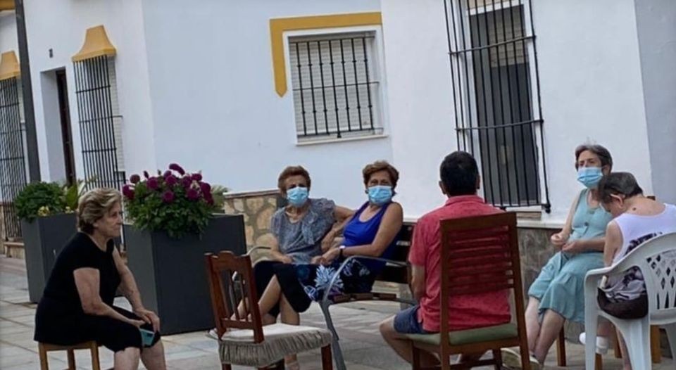 El pueblo que busca ser reconocido como Patrimonio de la Humanidad por su costumbre de charlar al aire libre | Internacionales