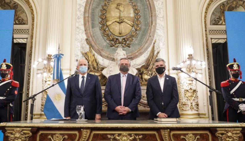 Jorge Taiana y Juan Zabaleta juraron como ministros de Defensa y Desarrollo Social | Política