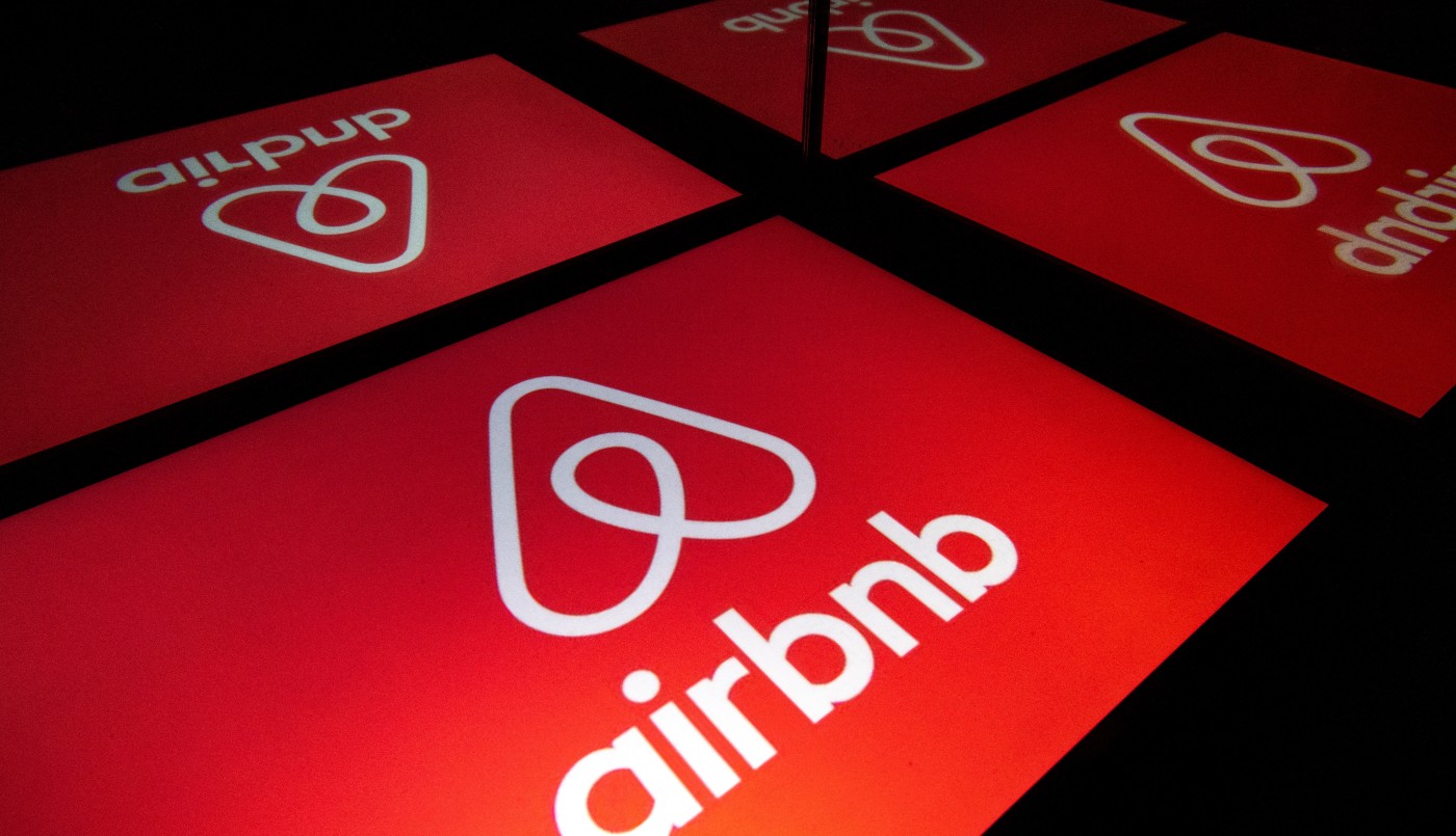 Airbnb quiere dar hospedaje a 20.000 refugiados afganos en todo el mundo | Internacionales