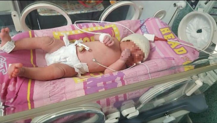 Rescataron a una beba recién nacida de una bolsa de basura | Información General