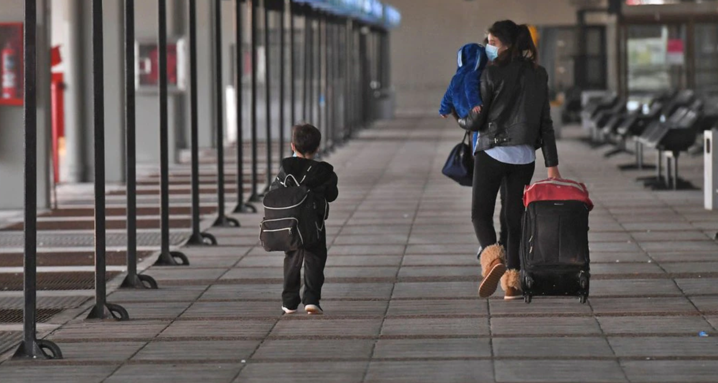 Hasta el mediodía de hoy sigue el paro de los choferes de larga distancia | Información General