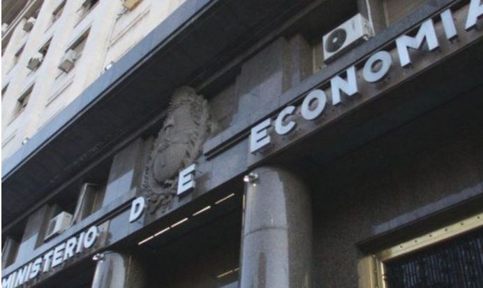 La Argentina acumuló un déficit fiscal de USD 250.000 millones entre 2008 y julio de 2021, según informe privado | Economía y negocios