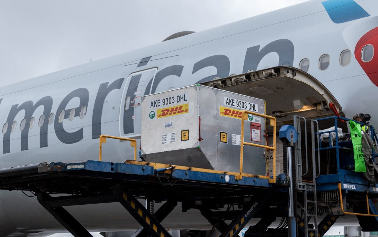 Llegó al país el primer lote de Pfizer con 100 mil vacunas contra el coronavirus | Información General