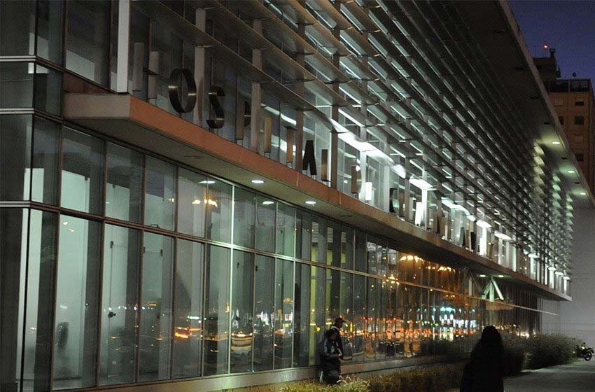 Balearon en la puerta de su casa a plena luz del día y está grave | Rosario y la región