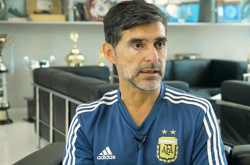 Roberto Ayala sufrió un violento robo mientras viajaba por ruta: Lo atacaron con adoquines | Información General