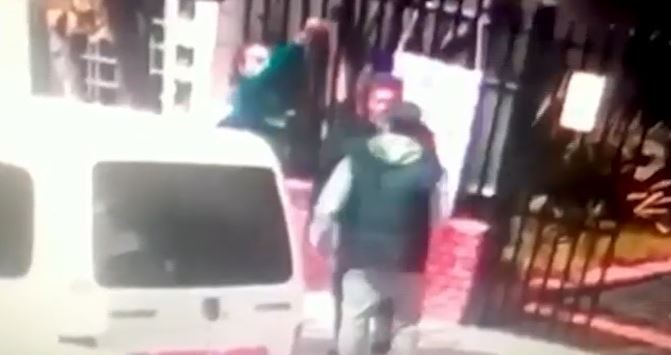 "Luchona": un padre discriminó a una mamá del jardín y perdió un ojo en una brutal pelea | Información General