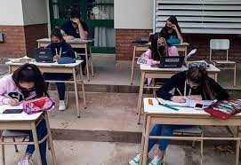 Invertirán 5 mil millones de pesos para buscar alumnos que abandonaron la escuela en pandemia | Información General