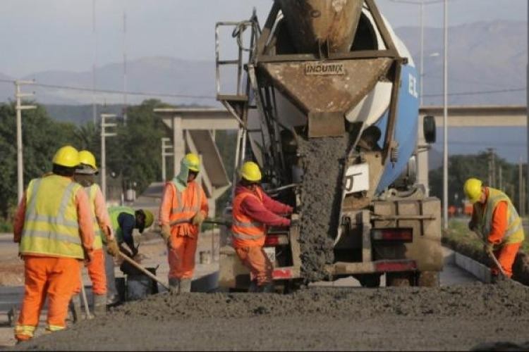 Manzur y ministros presentaron en la Uocra el programa "A construir" | Información General