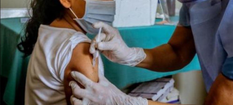 El Gobierno formalizó la aprobación de la vacuna de Moderna para chicos en niños mayores de 12 años | Información General