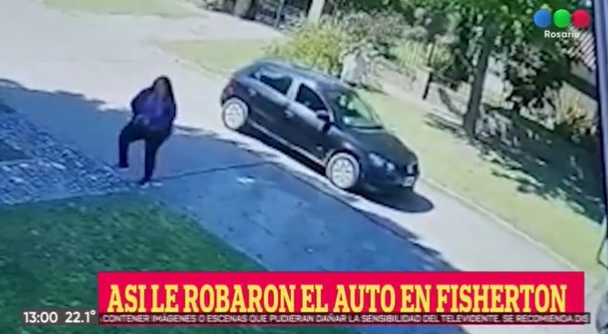 Video: dos delincuentes robaron un auto a punta de pistola en Fisherton | Rosario y la región