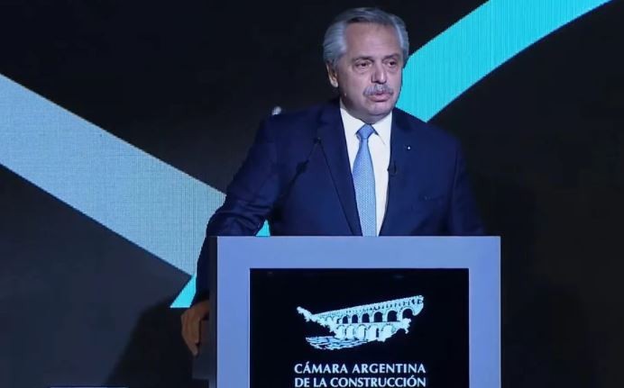 Alberto Fernández: "Hay que dejar atrás la Argentina de la especulación y de los dólares fugados" | Política