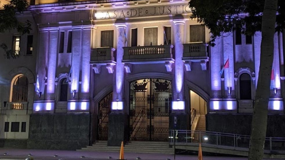 Drogó a su hija y la violó junto a 3 personas para hacer pornografía infantil | Rosario y la región