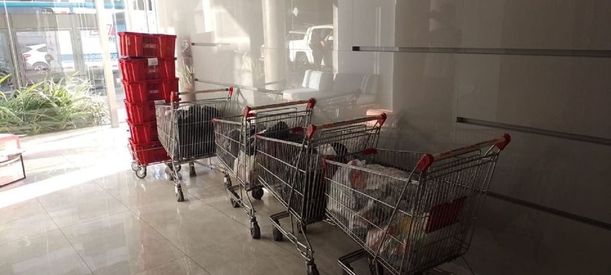 Detenidos por comprar con tarjetas robadas en importante supermercado | Rosario y la región