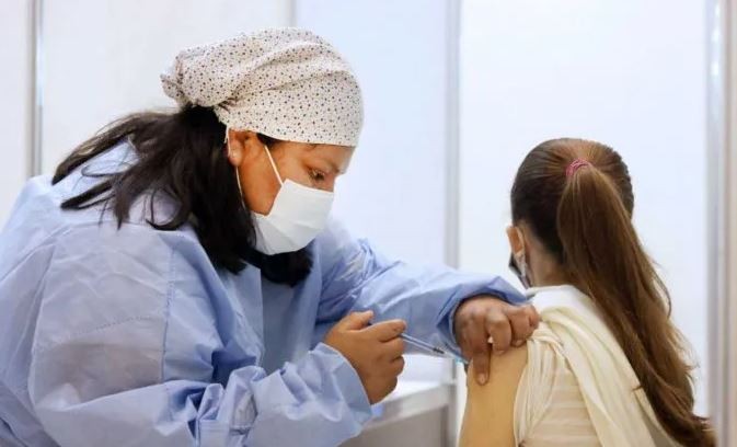 Más de 1,2 millones de niños de entre 3 y 11 años iniciaron su vacunación contra el coronavirus en todo el país | Información General