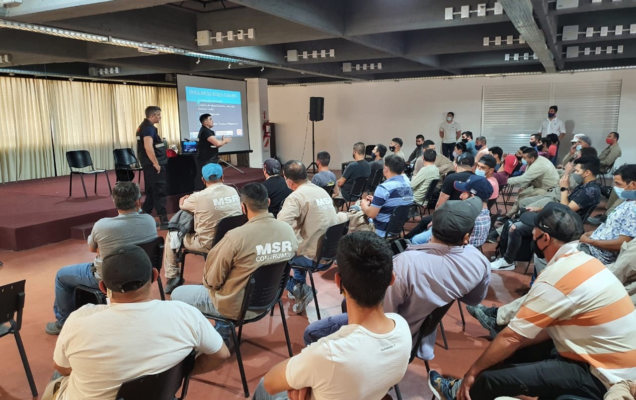 Siempre casco: nueva capacitación para trabajadores de la construcción | Rosario y la región