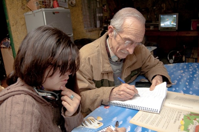 Se oficializó la suba de haberes para jubilados docentes para diciembre en forma excepcional | Servicios