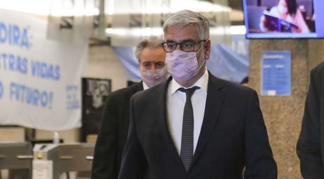 Feletti citó a los laboratorios por un posible congelamiento de precios de los medicamentos | Economía y negocios