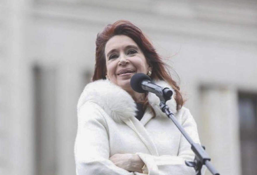 Cristina Kirchner pasó su primera noche internada tras ser operada y continúa con evolución favorable | Política