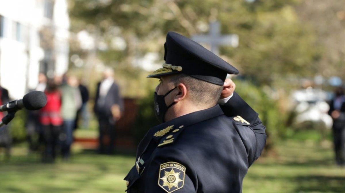 Ascensos post-mortem para policías fallecidos por covid | Rosario y la región