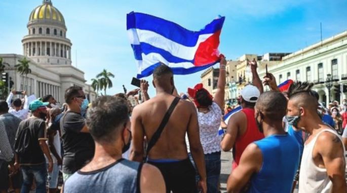 Personalidades de la cultura y la política emitieron una carta en respaldo al pueblo cubano | Información General