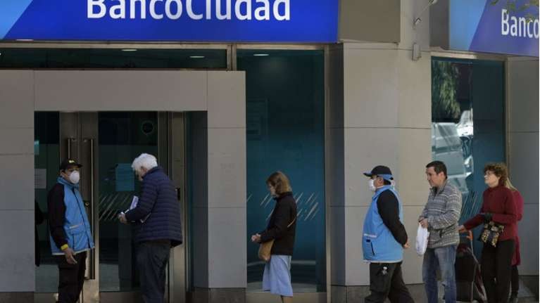 Los bancos volverán a atender sin turno a partir del lunes | Servicios