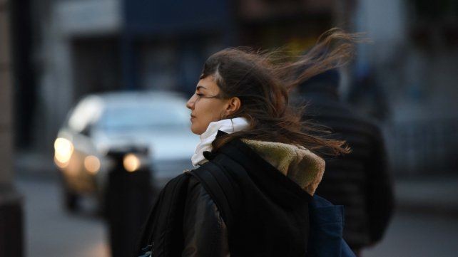 La ciudad amaneció con fuertes ráfagas de viento y descenso de la temperatura | Rosario y la región