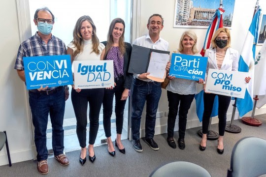 El intendente promulgó el nuevo Código de Convivencia | Rosario y la región