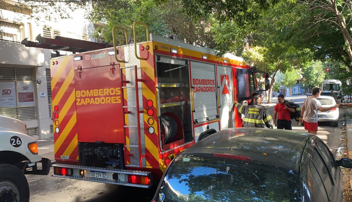 Principio de incendio en un vivero de barrio Abasto | Rosario y la región
