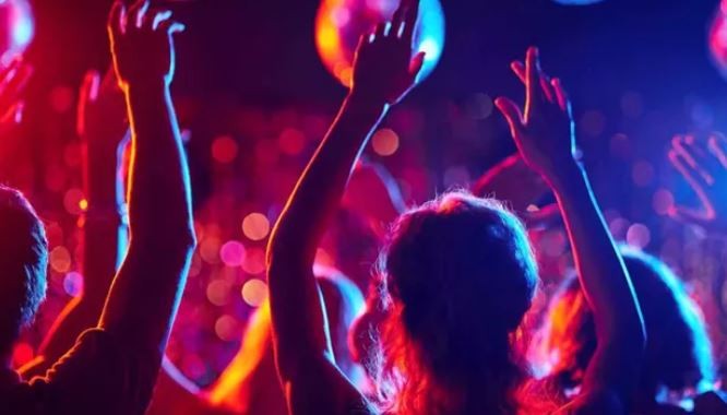 Entre Ríos vacunará a los jóvenes "en las previas de los boliches" | Información General