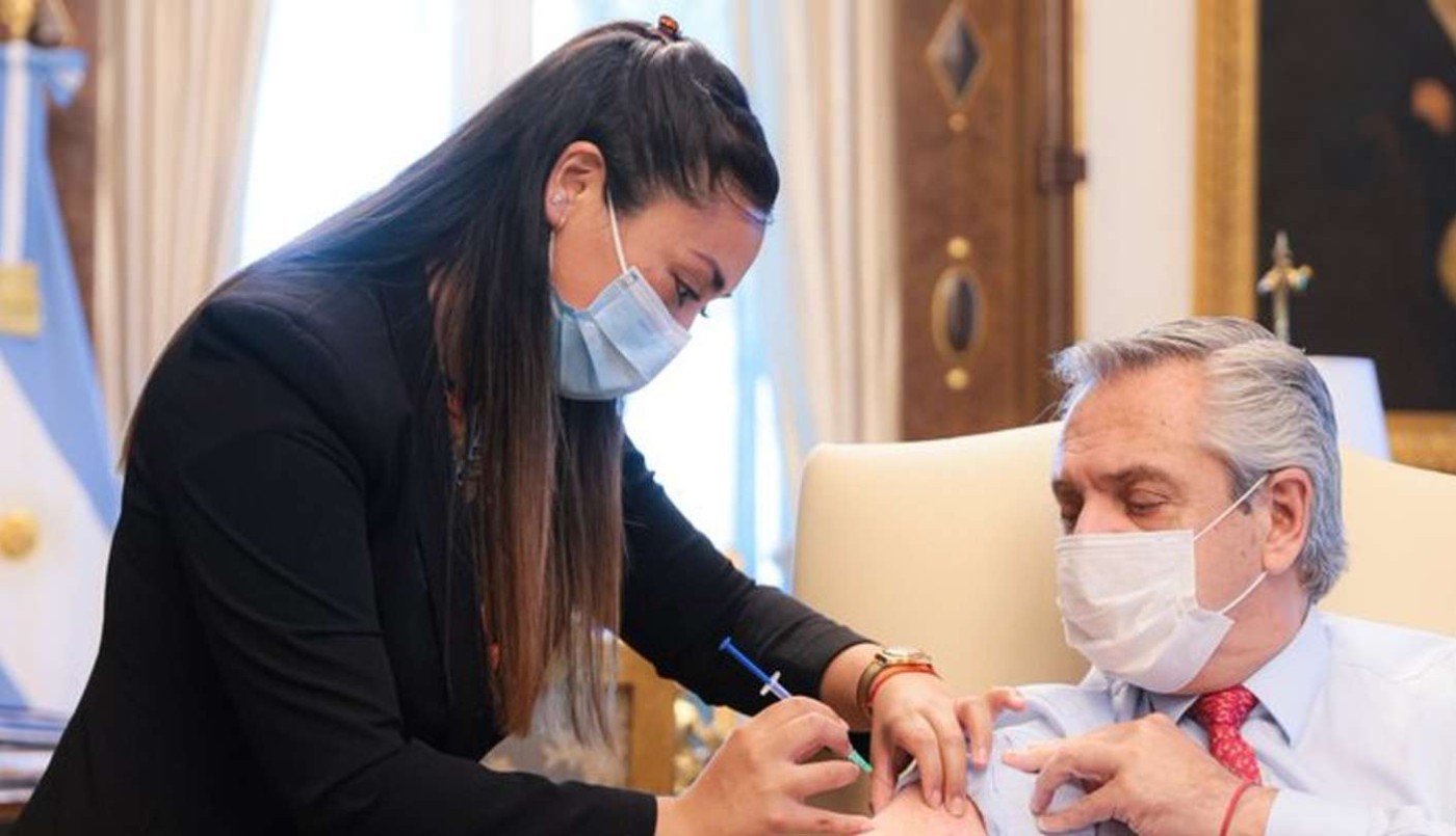 Alberto Fernández recibió la tercera dosis de la vacuna contra el coronavirus | Política