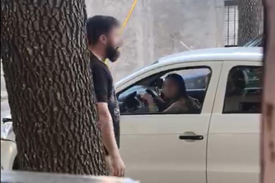 Hay denuncia penal contra el violento que pateó el auto a una mujer tras un choque | Información General