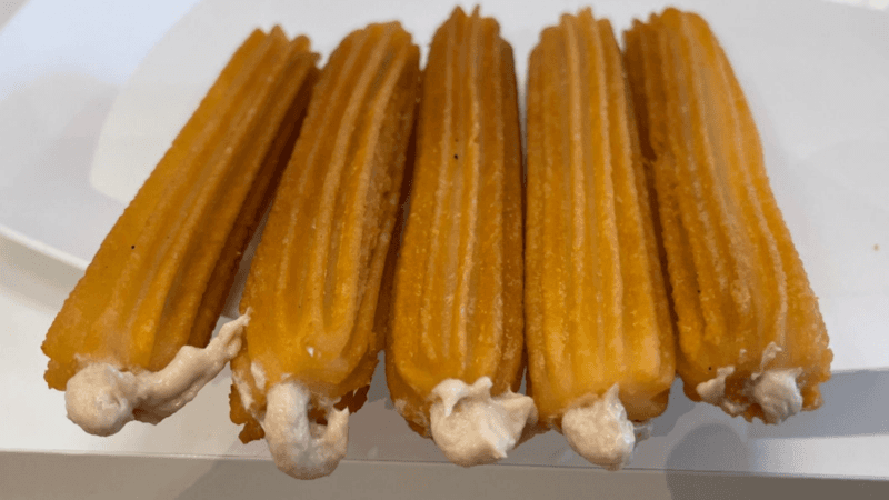 Tras el pan dulce salado, aparecieron los churros con vitel toné y estalló la polémica | Tecnología