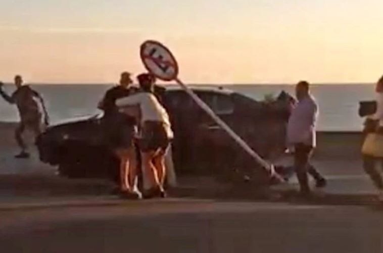 Emiten alerta para que no pueda tramitar el registro un joven que chocó en la costa de Mar del Plata | Información General