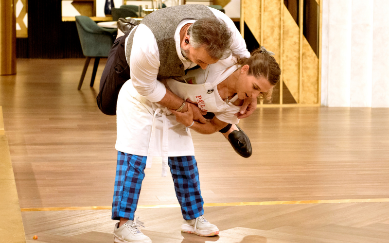 El traspié de Donato: el chef se "enfrentó" a la Peque Pareto y terminó en el piso | Entretenimiento