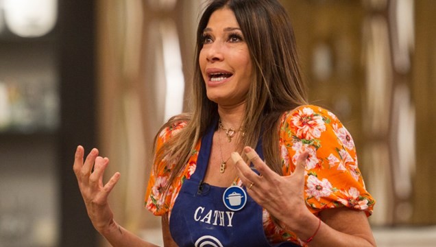 Tres empanadas: Catherine Fulop hizo un plato "miserable" y terminó llorando | Entretenimiento