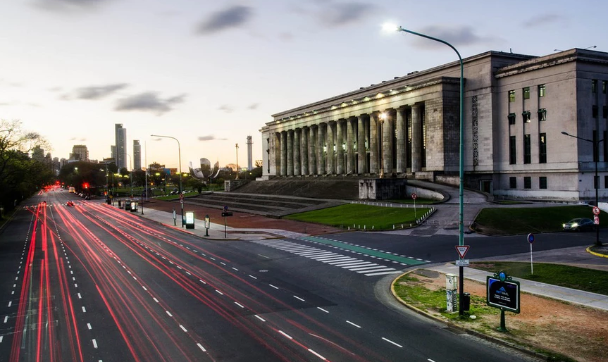 Polémica: la Corte ratificó que para inscribirse en la UBA se deberá contar con DNI argentino | Información General