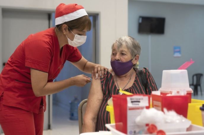 Cuáles son las provincias que ya habilitaron el refuerzo de la vacuna contra el coronavirus a los cuatro meses | Información General