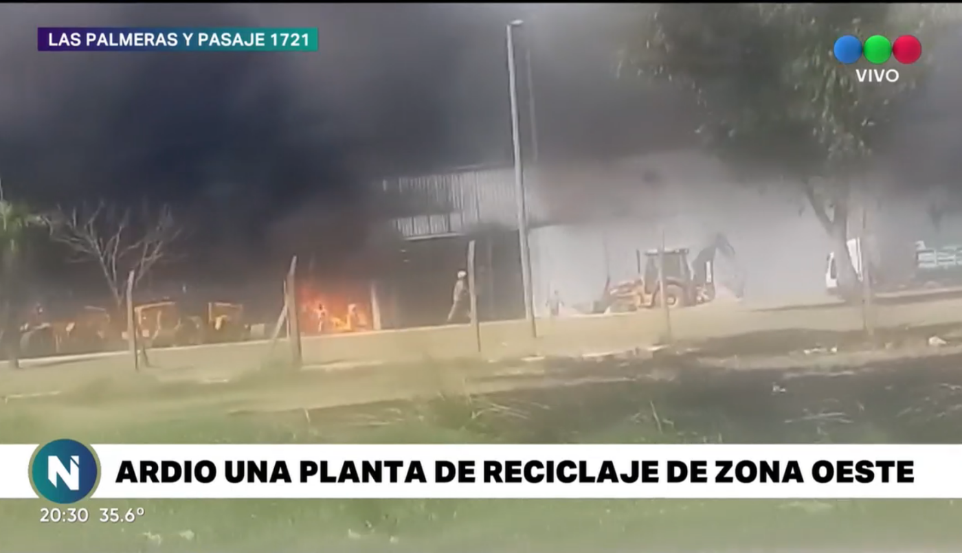 Ardió una planta de reciclaje en la zona oeste | Rosario y la región